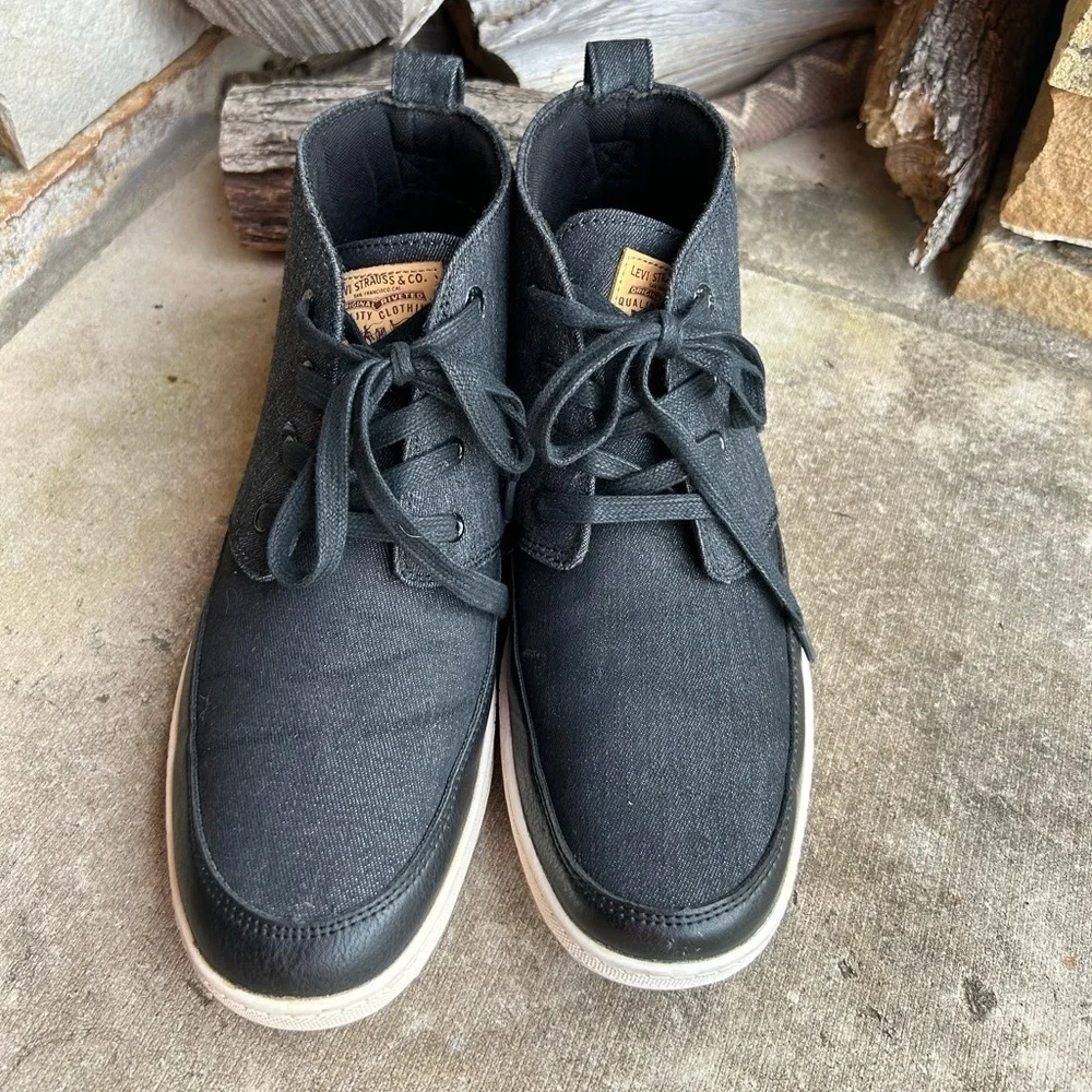 Levi’s Hi-top denim mens casual canvas lace up sneakers Sz-9.  F‎